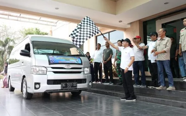 Bupati OKU Timur Lepas Martapura Oldstar FC Ikut Turnamen IDCT di Bandar Lampung