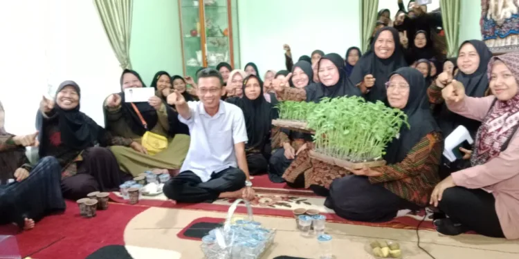 Yudha : Bantu Kelompok Tani Puluhan Ekor Kambing 