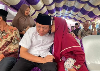 Enos  Juga Digandrungi  Emak  Emak Lho